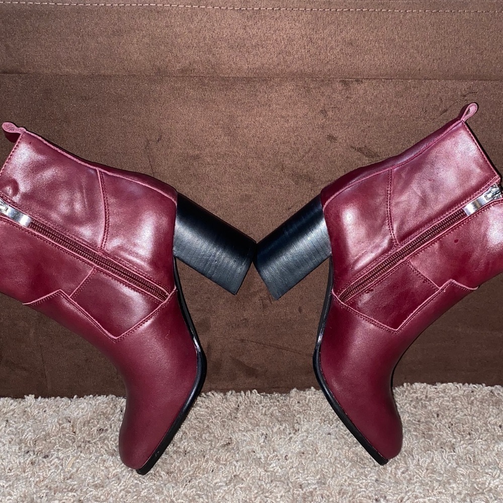 NIB-Sbicca Wine Leather Bootie - Picture 2 of 8